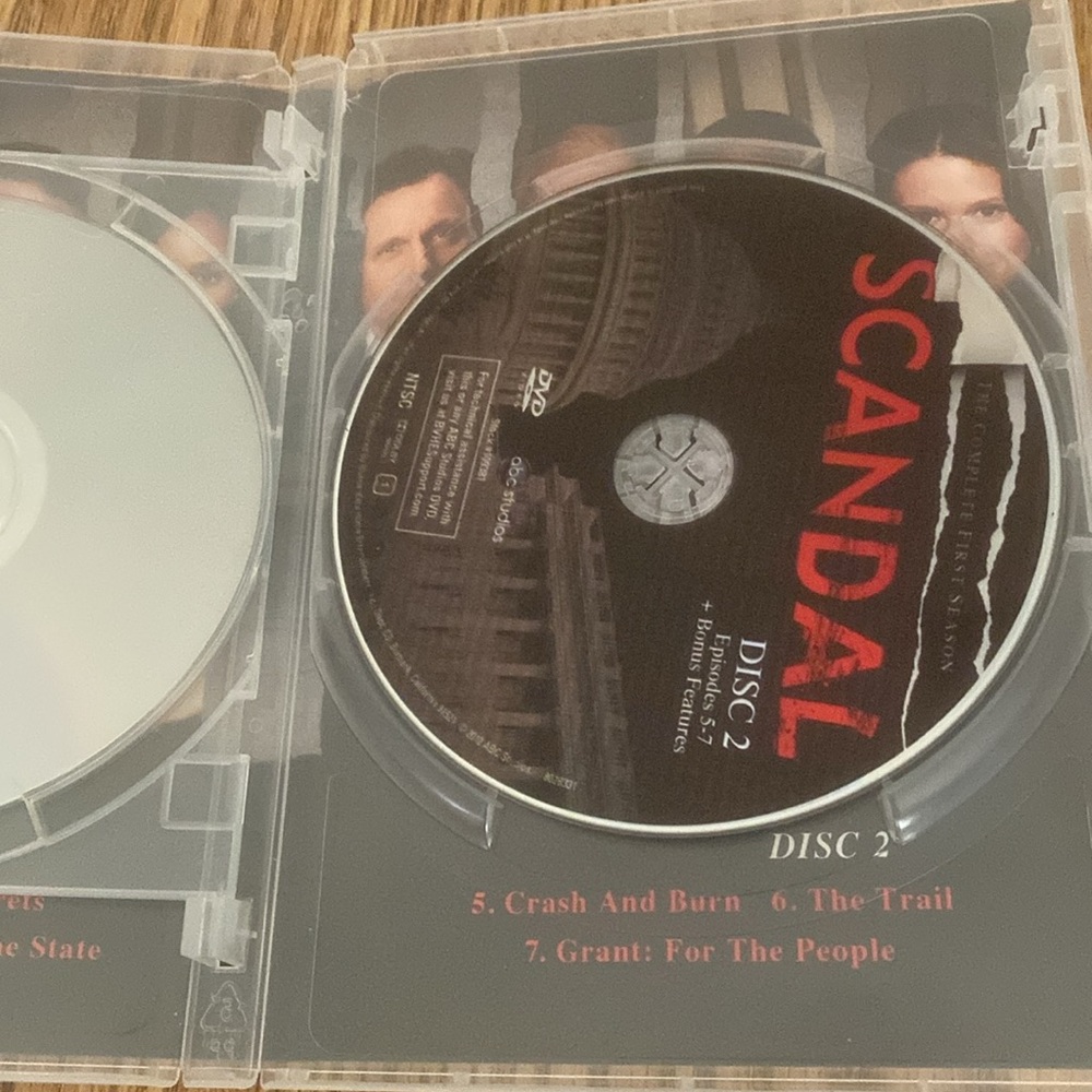 SCANDEL - Complete First Season - Picture 4 of 4